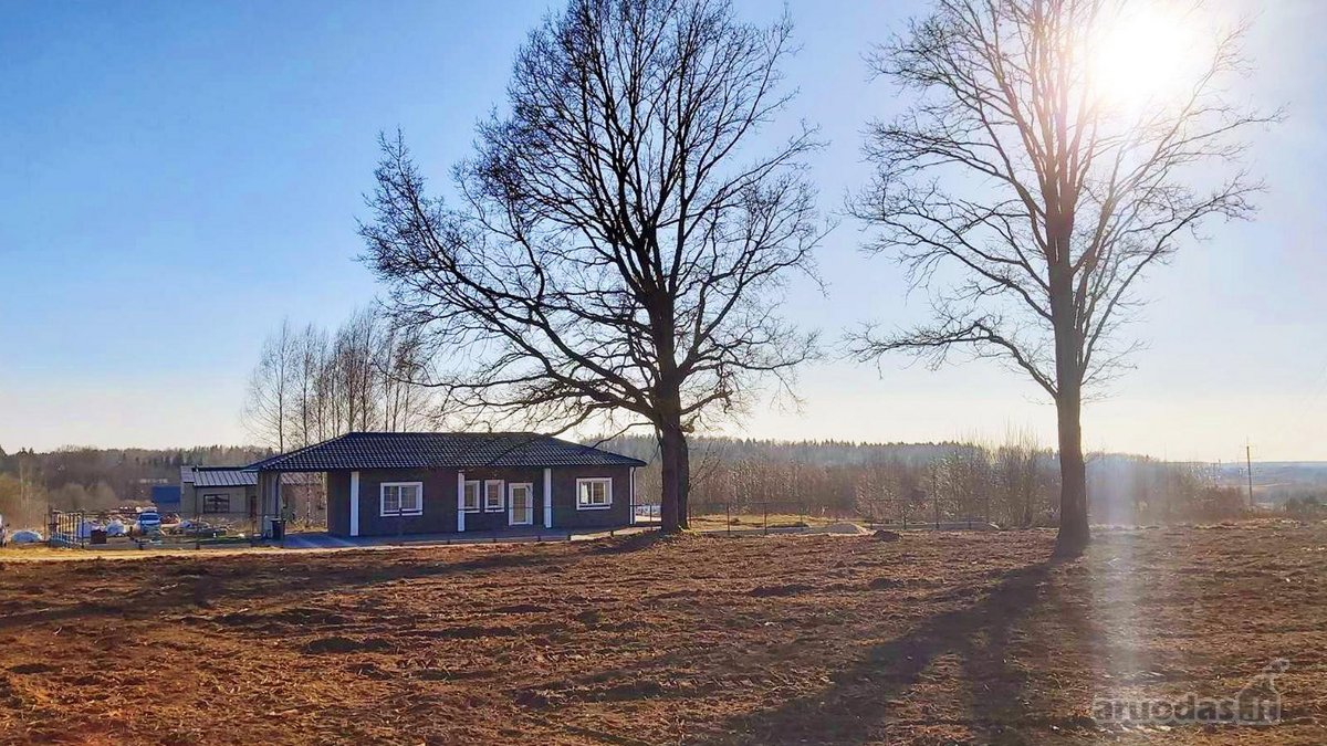 Be tarpininkų parduodamas 21 a sklypas (namų