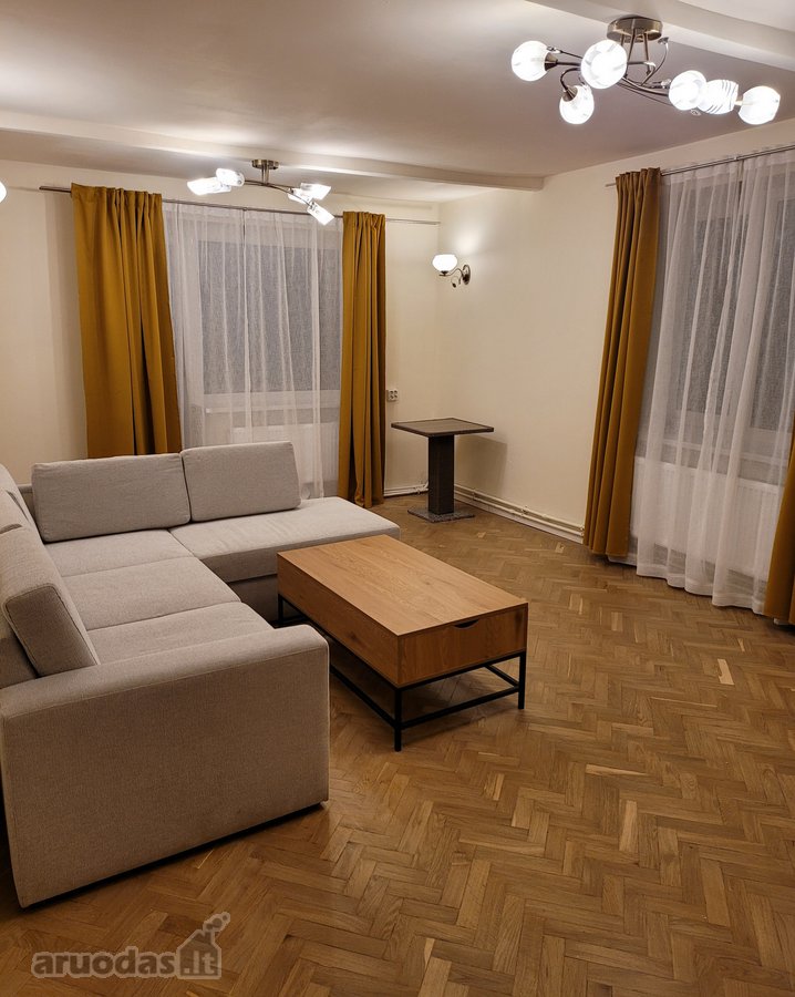 Namas ramybe ir klasika kvepiančiame Rožyne ,