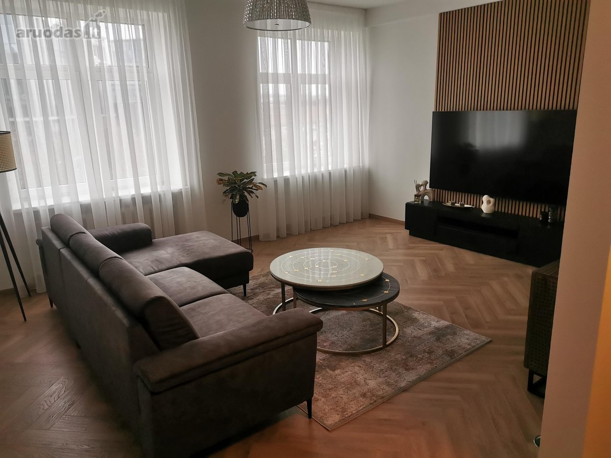 Parduodamas erdvus ir jaukus 3 kambarių butas