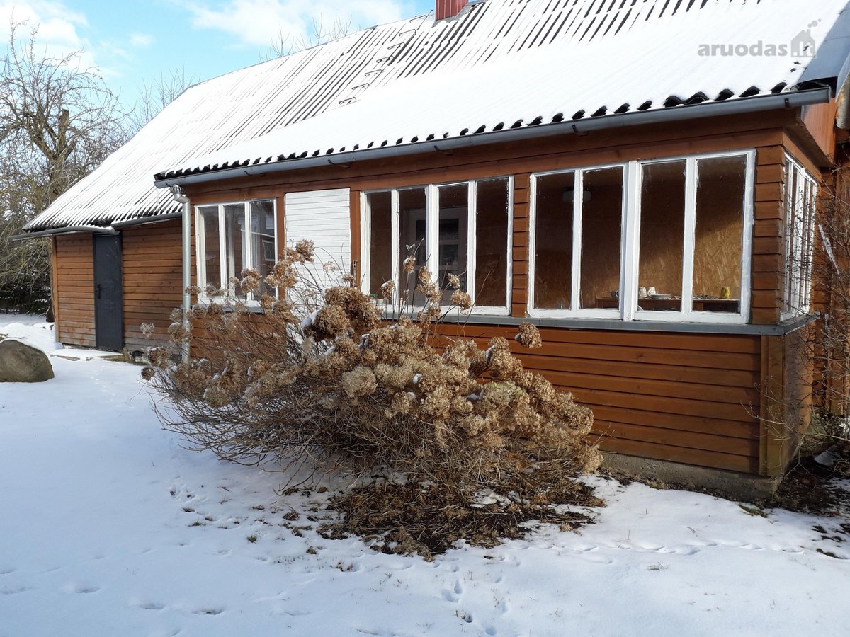 Sodyboje įvesta trifazė elektra.vandentiekis