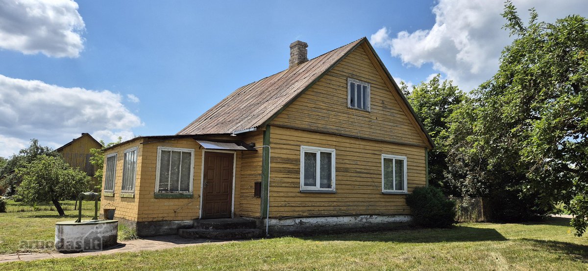 Lazdijų rajone, Jukneliškės kaime, šalia