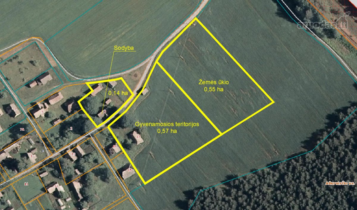 Parduodamas medinis namas su daug pastatų