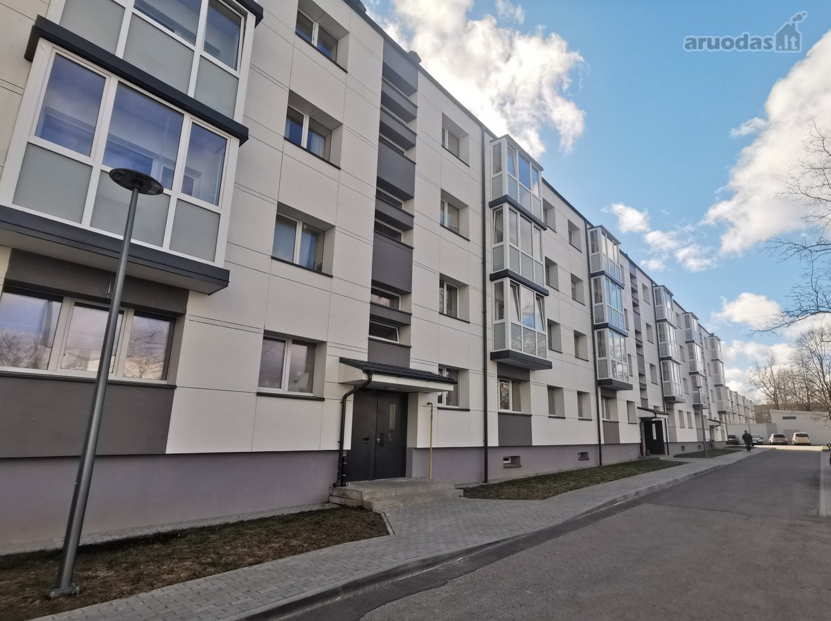 Šalia Naujosios Akmenės Centrinės Aikštės - nuotraukos Nr. 2