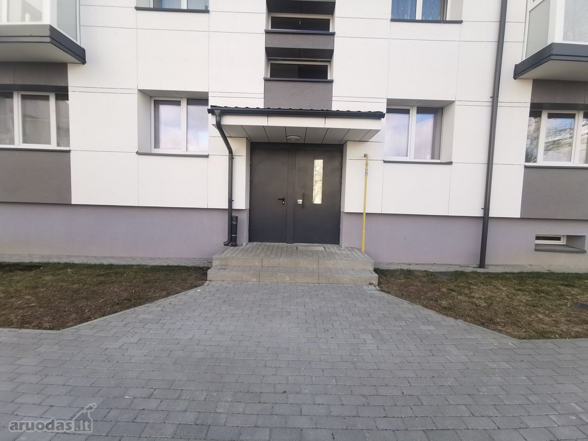 Šalia Naujosios Akmenės Centrinės Aikštės