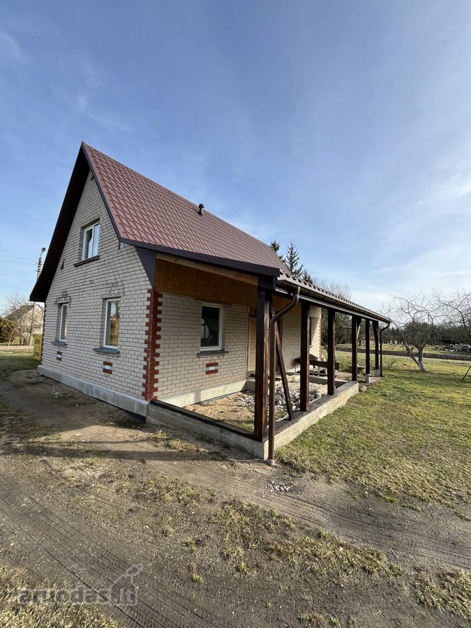 Parduodamas erdvus dviejų aukštų namas - nuotraukos Nr. 3