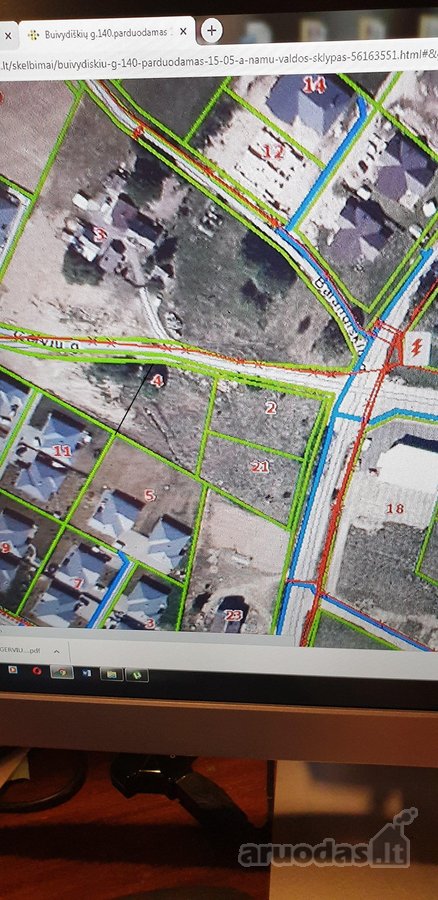 Parduodama dalis 11,25 aro iš 21,5 aro namų