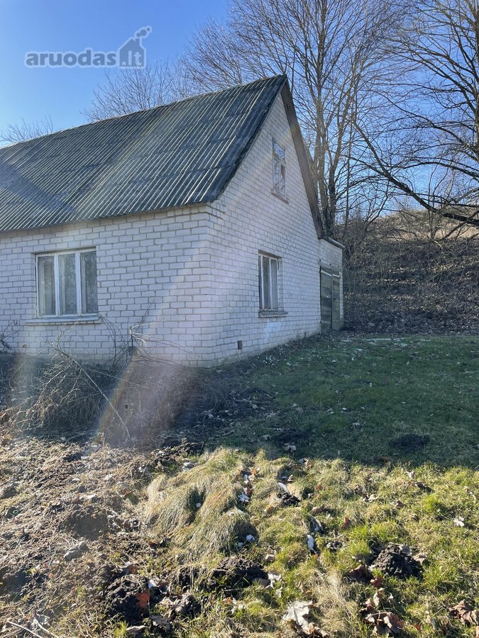 Parduodamas Jaukus Namas Su Erdviu Sklypu