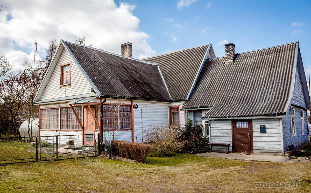 Parduodamas medinis namas,82 kvdratiniai