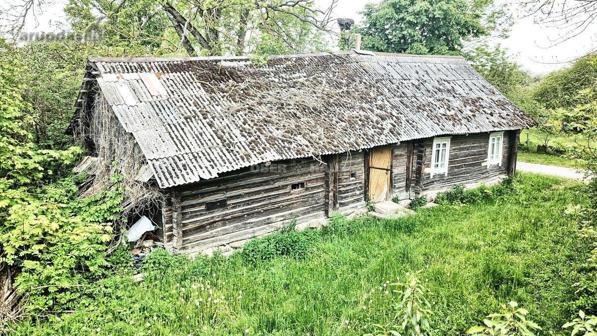 Namas randasi viduryje kaimo,apsuptas - nuotraukos Nr. 7