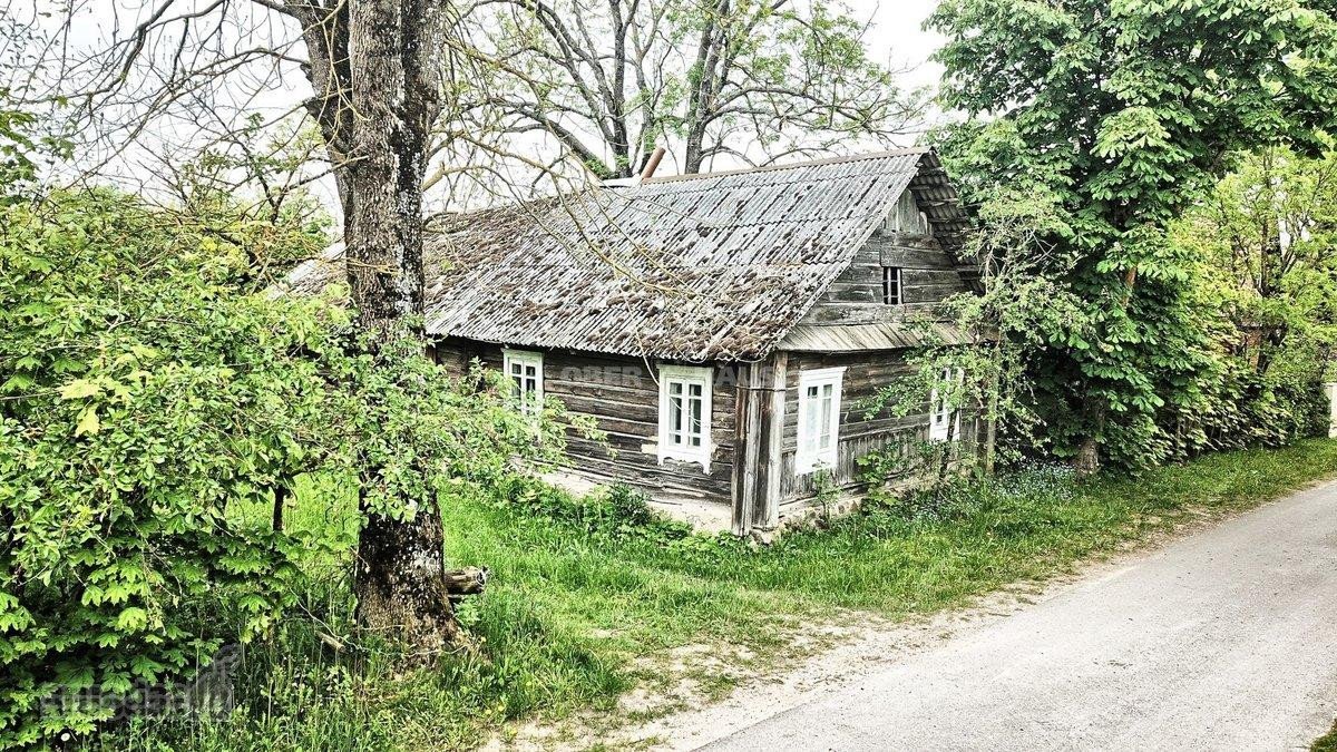 Namas randasi viduryje kaimo,apsuptas - nuotraukos Nr. 14