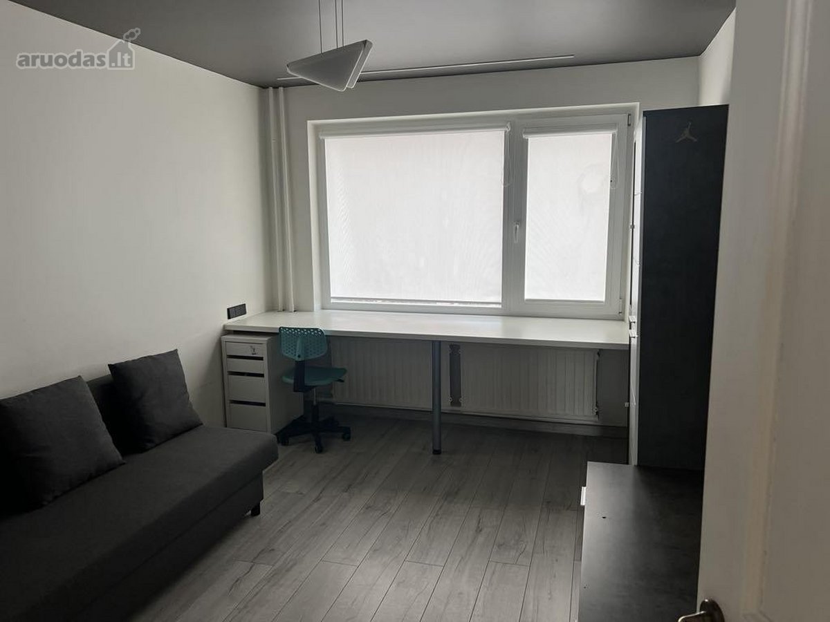 Nuomojamas erdvus 4 kambarių butas pirmame aukšte - nuotraukos Nr. 6