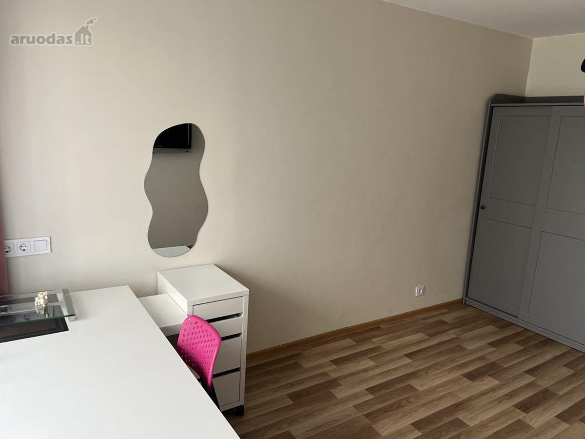 Nuomojamas erdvus 4 kambarių butas pirmame aukšte - nuotraukos Nr. 7