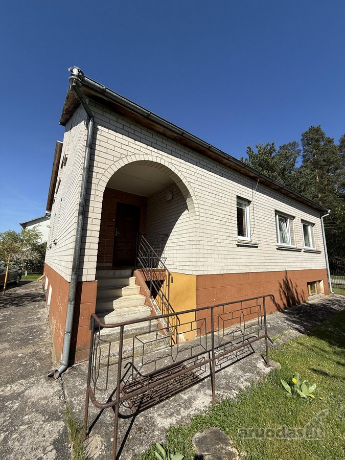 Parduodamas tvarkingas dviejų aukštų mūrinis - nuotraukos Nr. 6