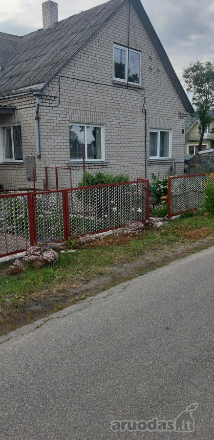 Namas gyvenamas, 1aukšte 4 kambariai, virtuvė