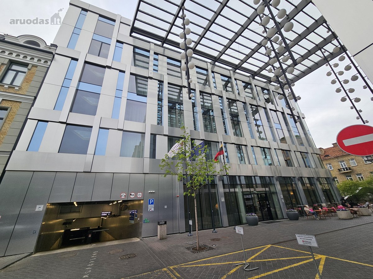 Yra kelios parkavimo vietos, nuoma po Hilton - nuotraukos Nr. 2