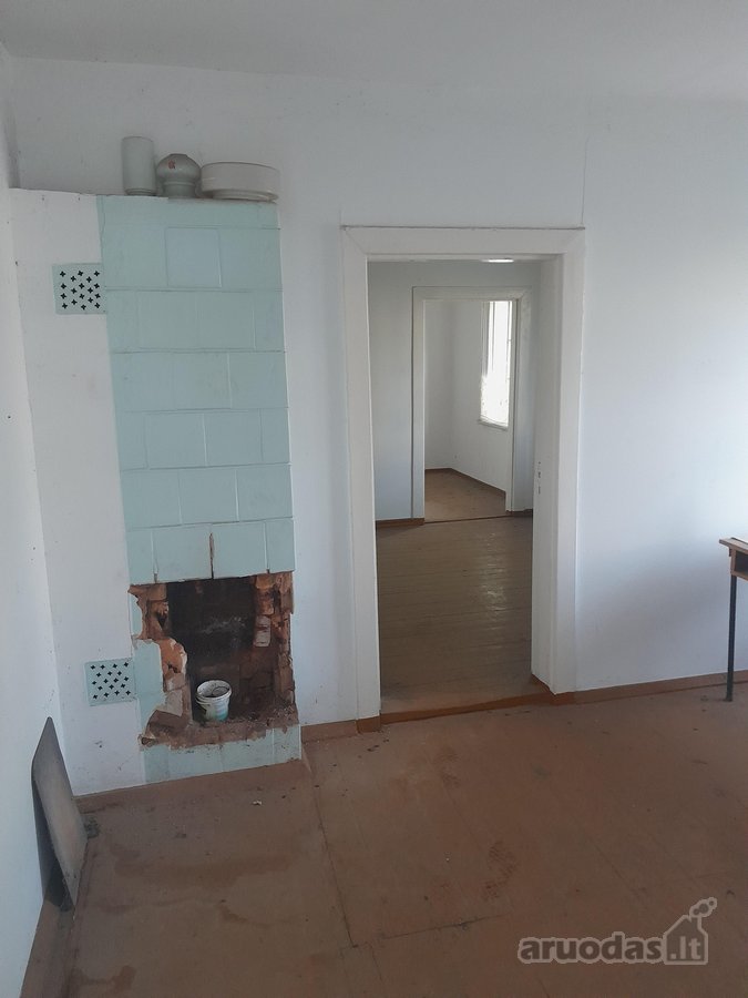 Namas miesto centre. Šalia didelė asfaltuota - nuotraukos Nr. 9