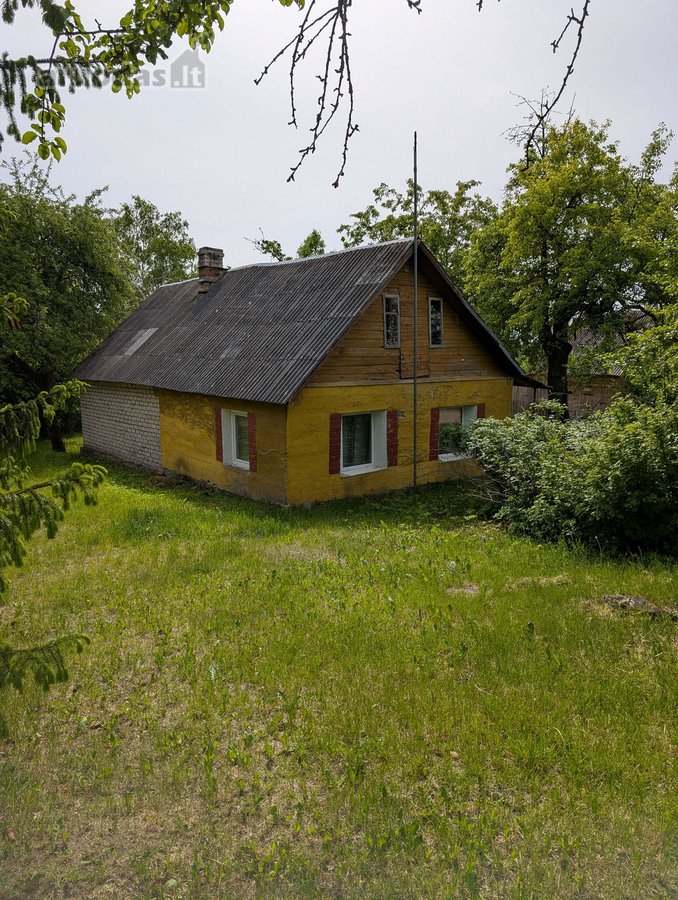 Lazdijų rajone, Paliūnų kaime, Beržų g.20 ir