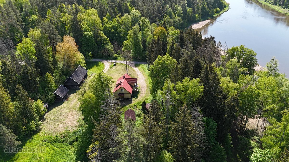 Parduodamas išskirtinis sklypas prie Nemuno
