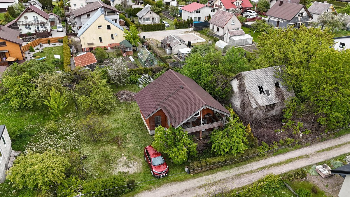 Parduodamas jaukus rąstinis 77 kv. m sodo