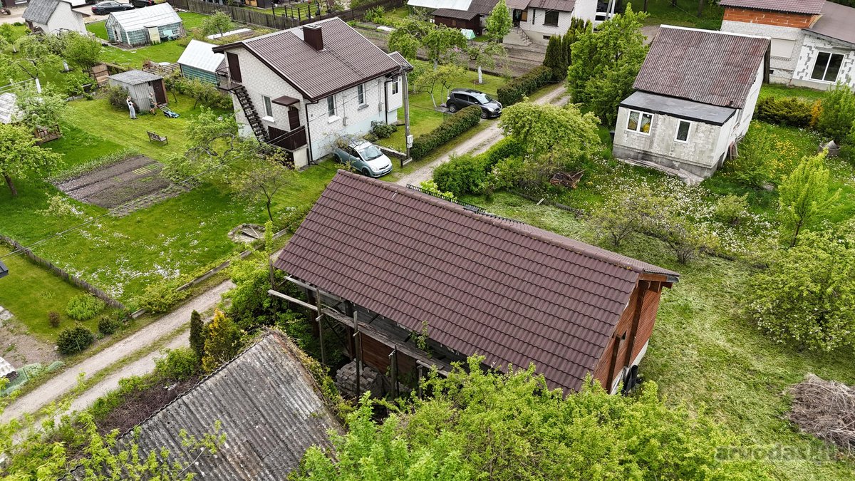 Parduodamas jaukus rąstinis 77 kv. m sodo - nuotraukos Nr. 3