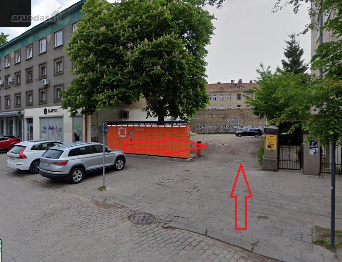 Išnuomojama parkavimo vietos aptvertoje