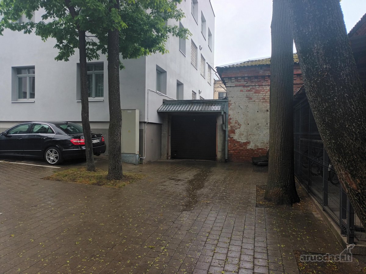 Išnuomojamas mūrinis garažas Kauno m.,