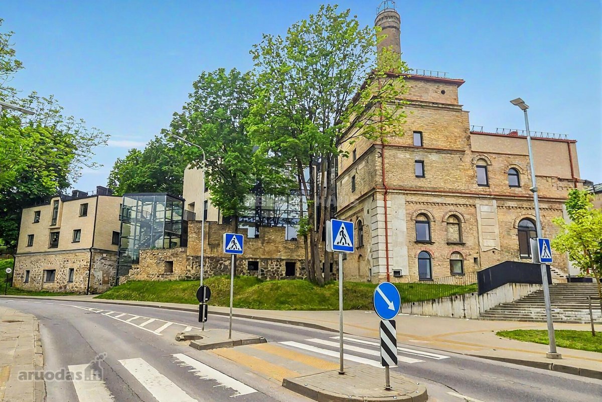 Parduodamos 196,10 m² komercinės patalpos