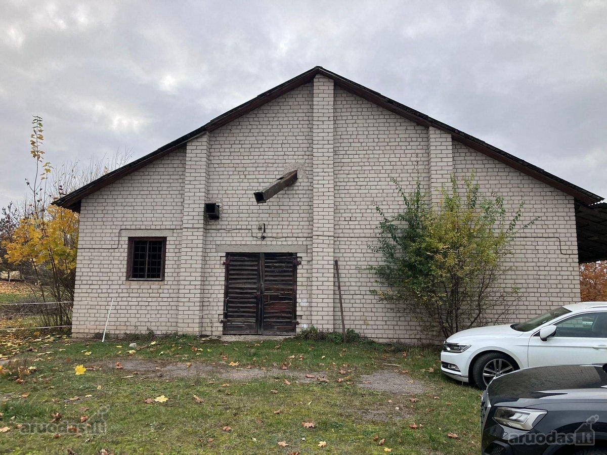 Riešėje išnuomojamas 100 m2 patalpos (pastato