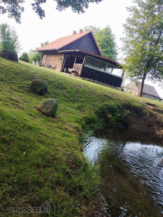 Parduodama nedidelė sodybėlė dzūkijoje šalia