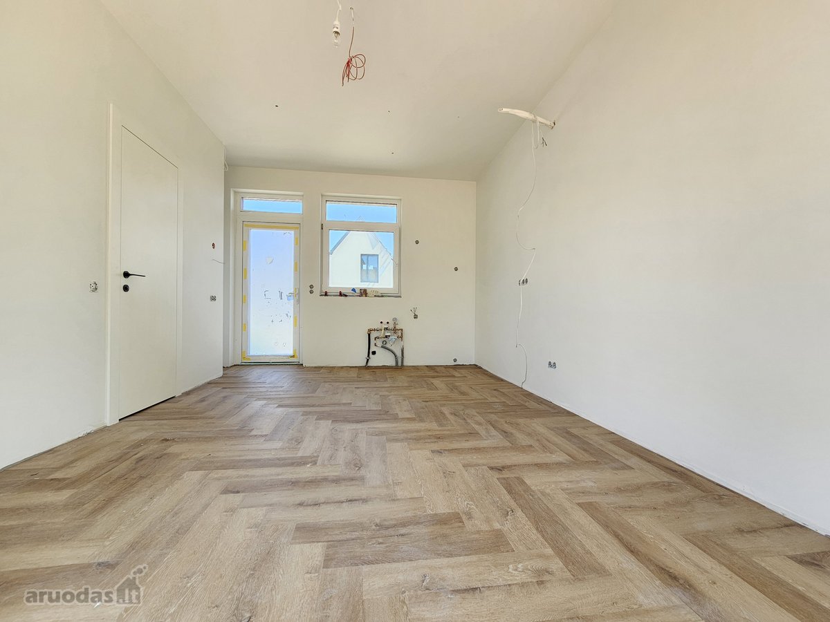 Parduodamas įrengtas 3 kambarių kotedžas - nuotraukos Nr. 7