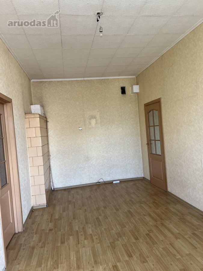 Parduodamas trijų kambarių butas pirmame - nuotraukos Nr. 3