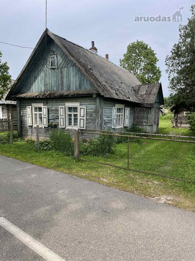 Parduodamas gyvenamasis namas su 16 arų
