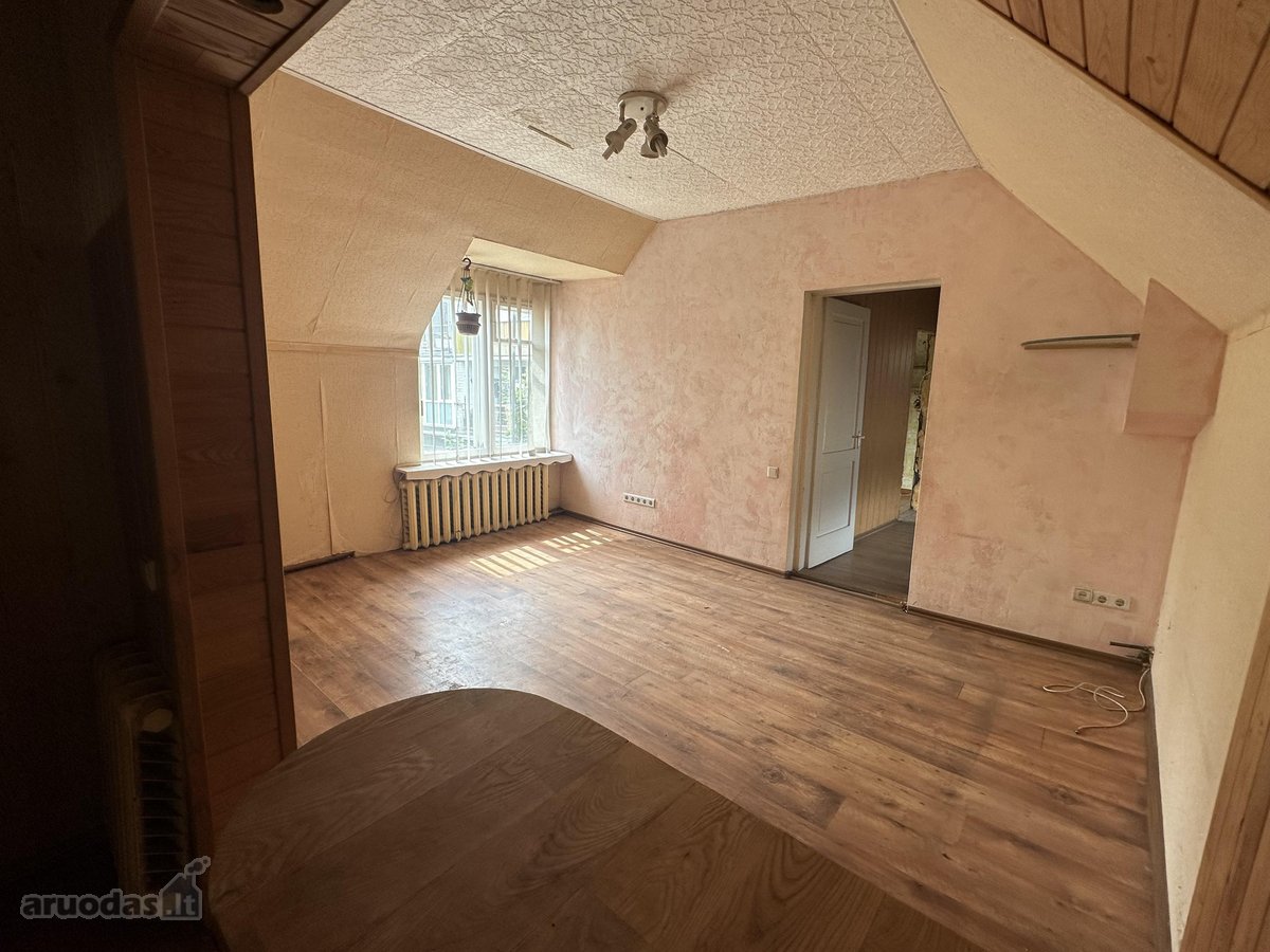 Parduodamas 2 kambarių butas su jam