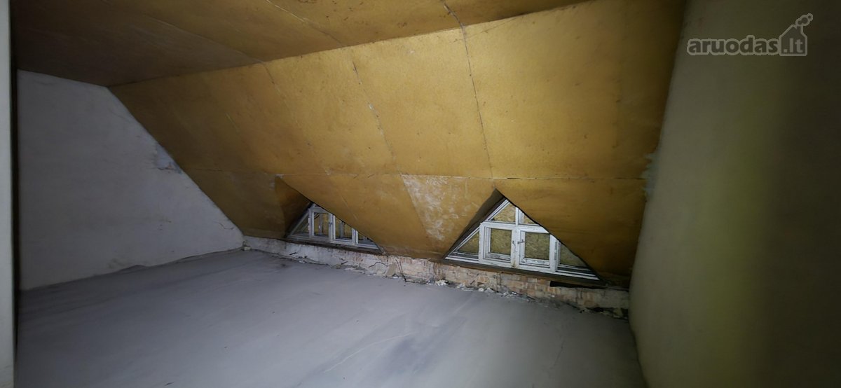 Išnuomojamos 2 sandėliavimo patalpos 32 ir 34