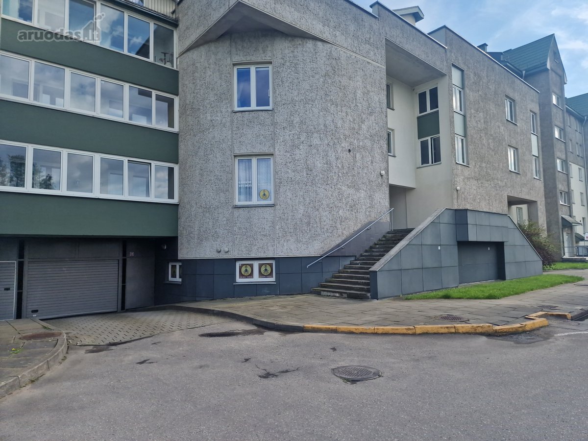 Parduodamas erdvus butas Statybininkų pr. 