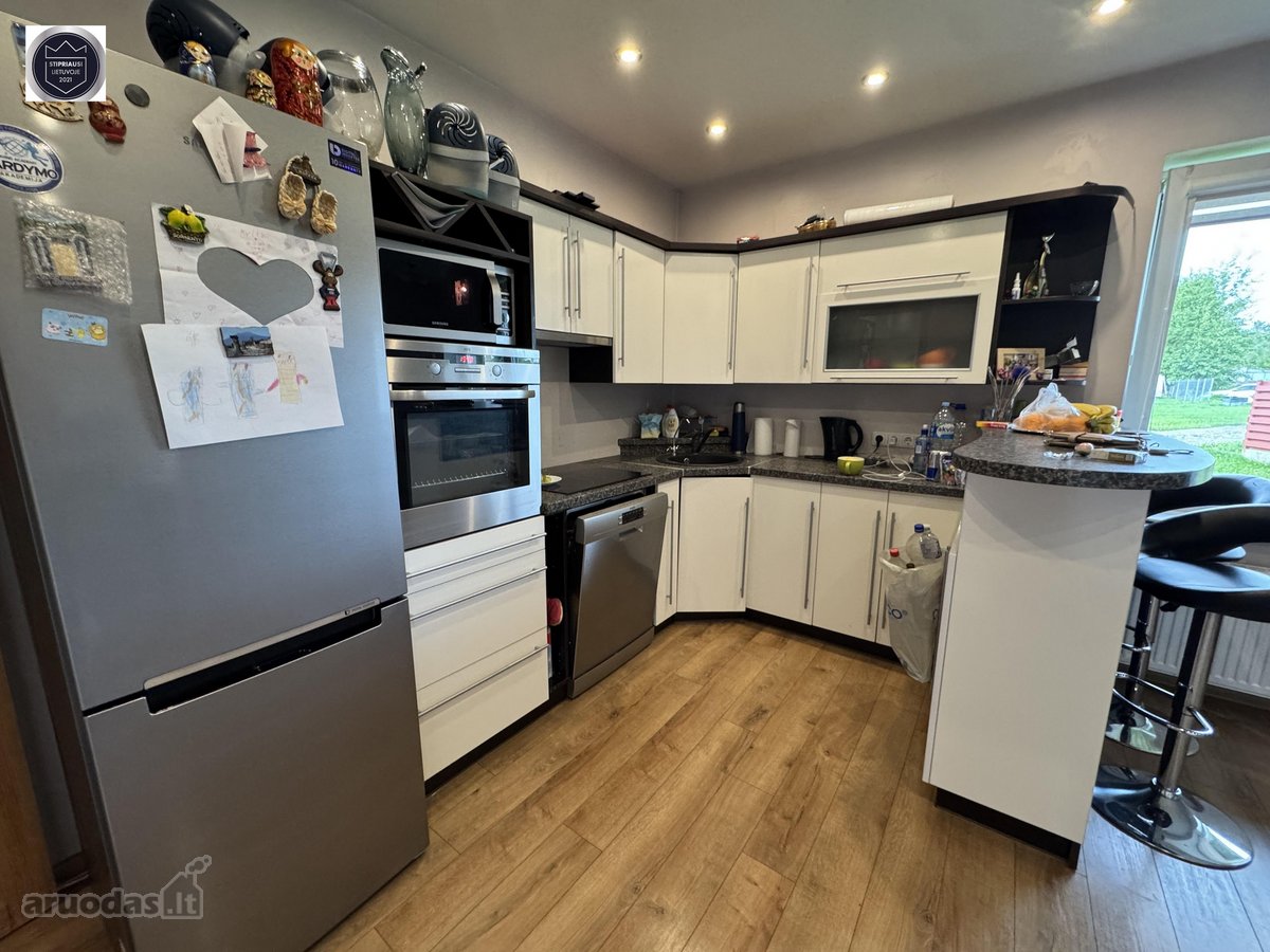 Parduodamas butas per 2 aukštus su 10 arų - Skelbiu.lt