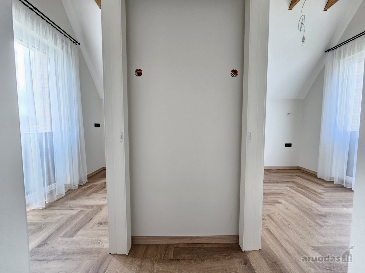 Parduodamas įrengtas 3 kambarių kotedžas - nuotraukos Nr. 13