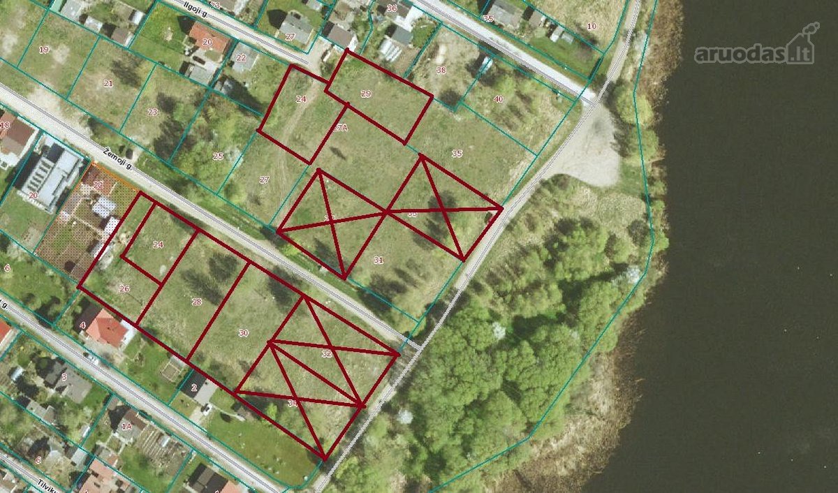 Šiaulių miesto centre,prie Talkšos ežero