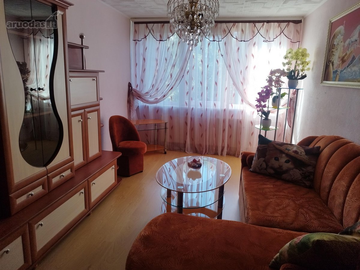 Parduodamas butas bendrabutyje su baldais bei