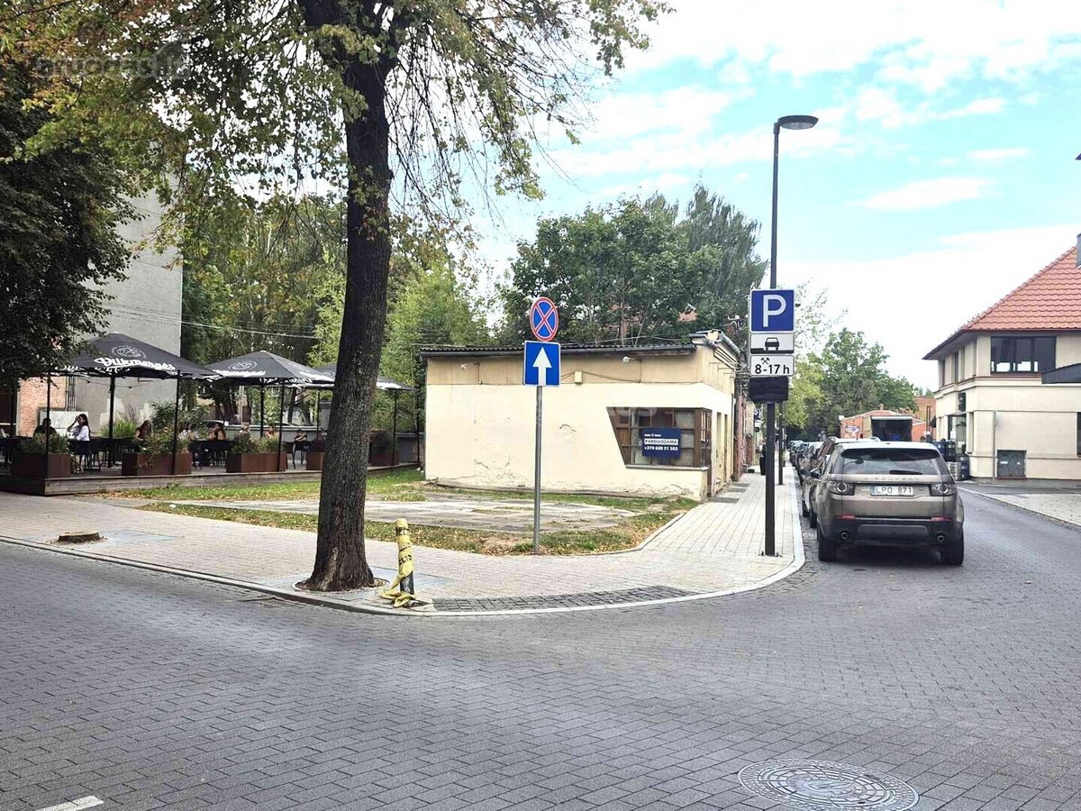 Pastatas miesto centre.