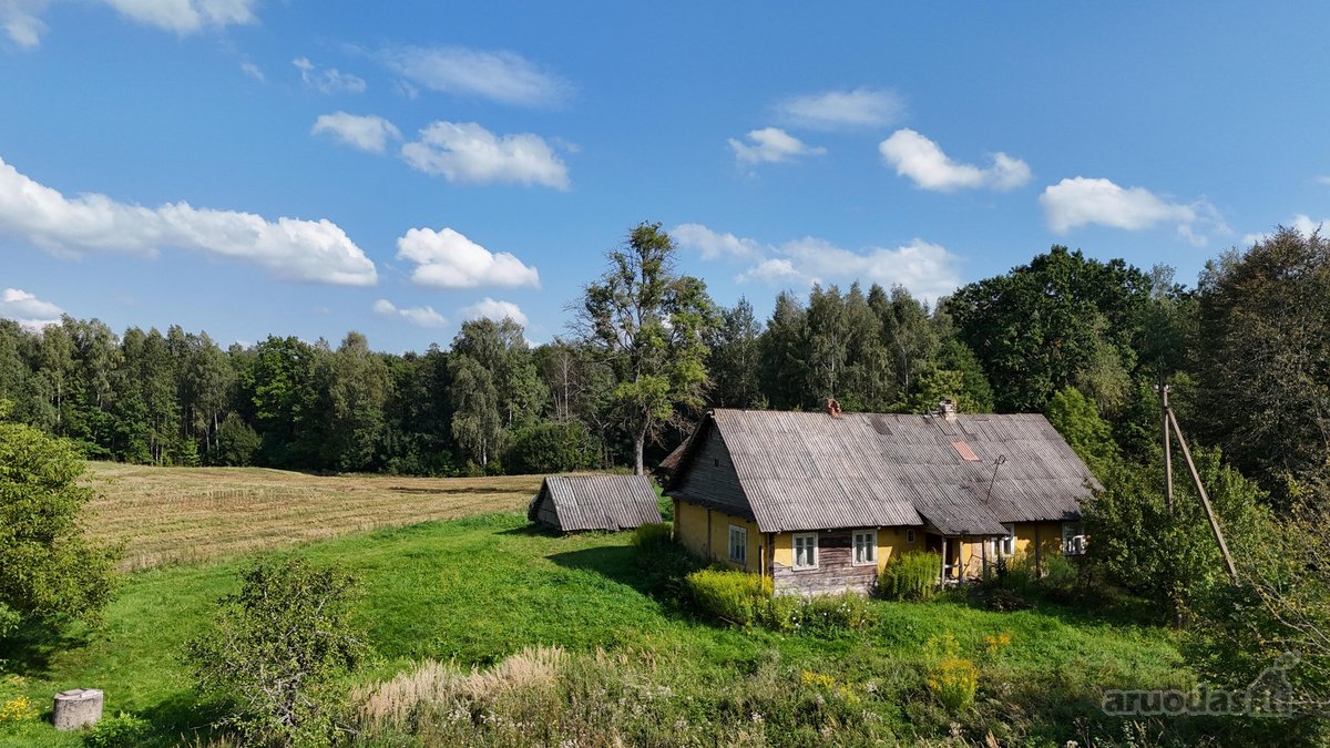 Parduodama sodyba su 11.24 ha žemės sklypu,