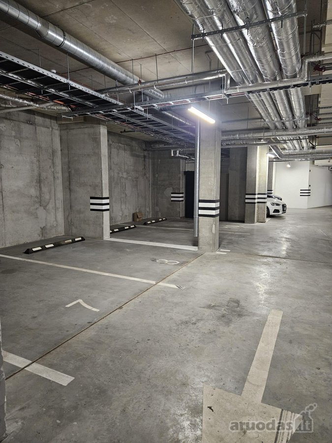 Išnuomojamos parkavimo vietos naujame name –