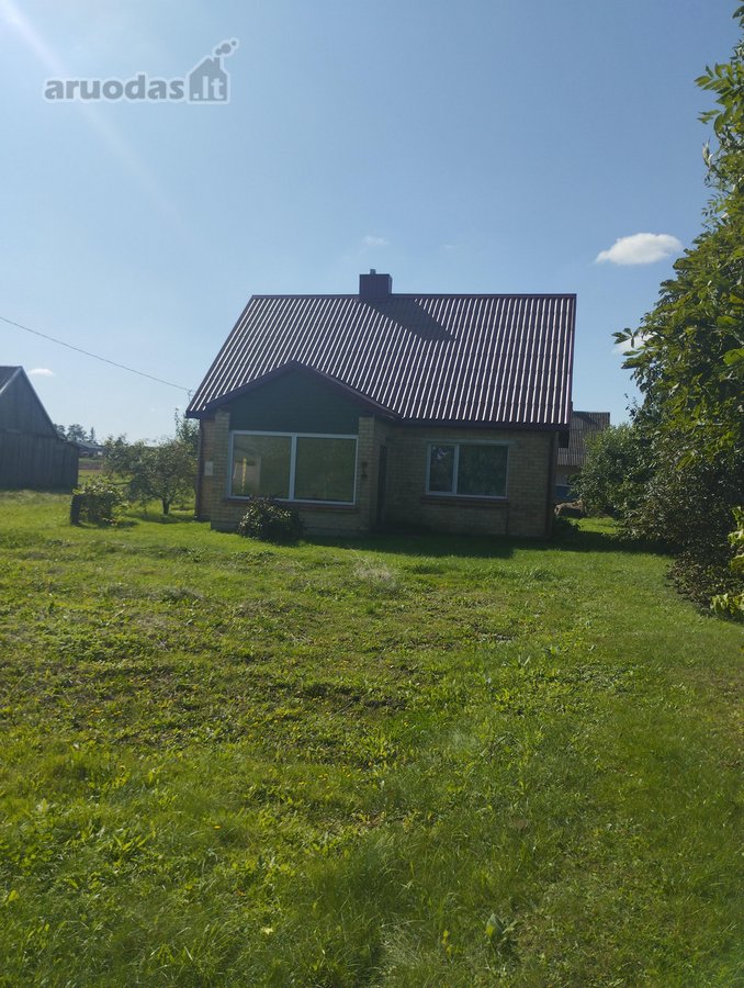Parduodama sodyba su 24 a. Ir šalia namo