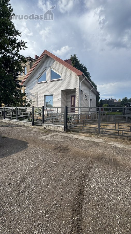 Mūrinis namas Šiaulių g. 2 aukštai, 144 kv. m