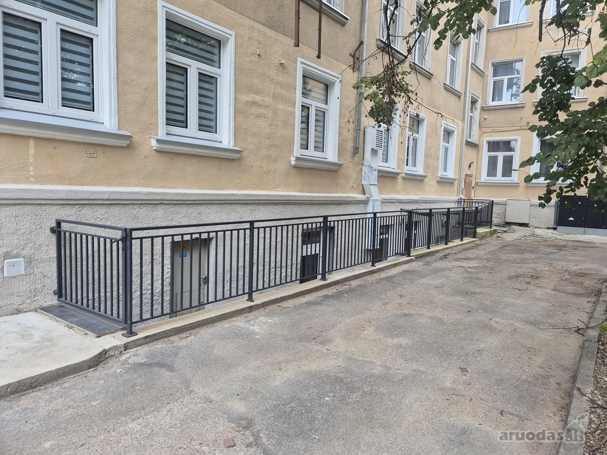 Parduodamos patalpos pusrusyje su dideliais - nuotraukos Nr. 2