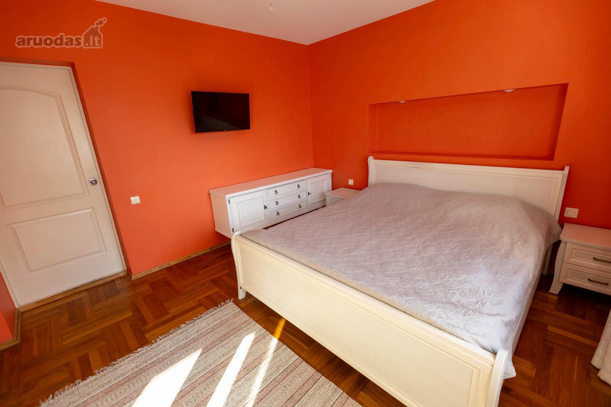 Parduodams išskirtinai jaukus šeimos namas - nuotraukos Nr. 13