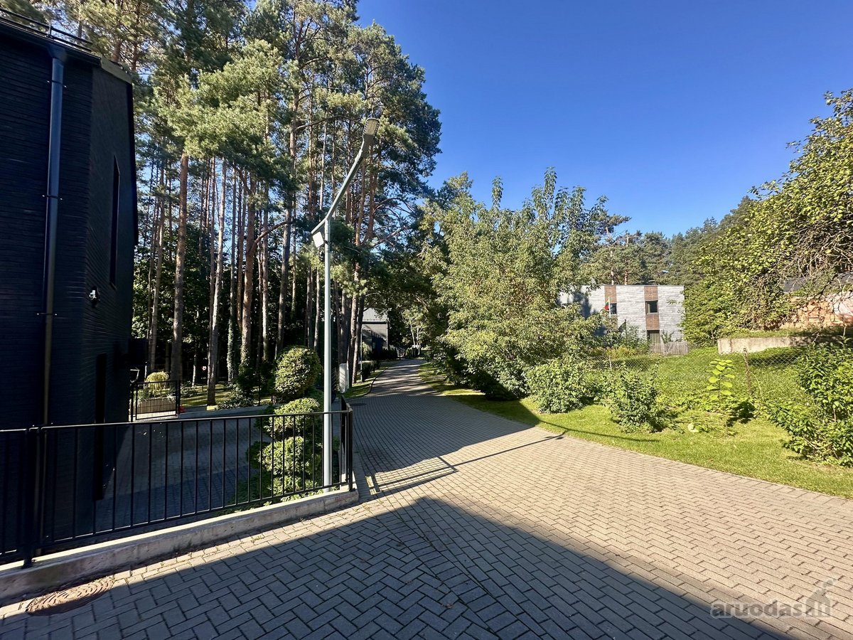 Parduodamas moderniai įrengtas, šviesus ir - nuotraukos Nr. 8