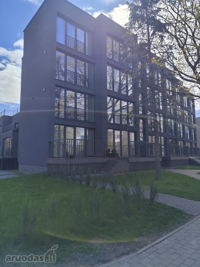 Parduodamas nedidelis butukas, įsikūręs