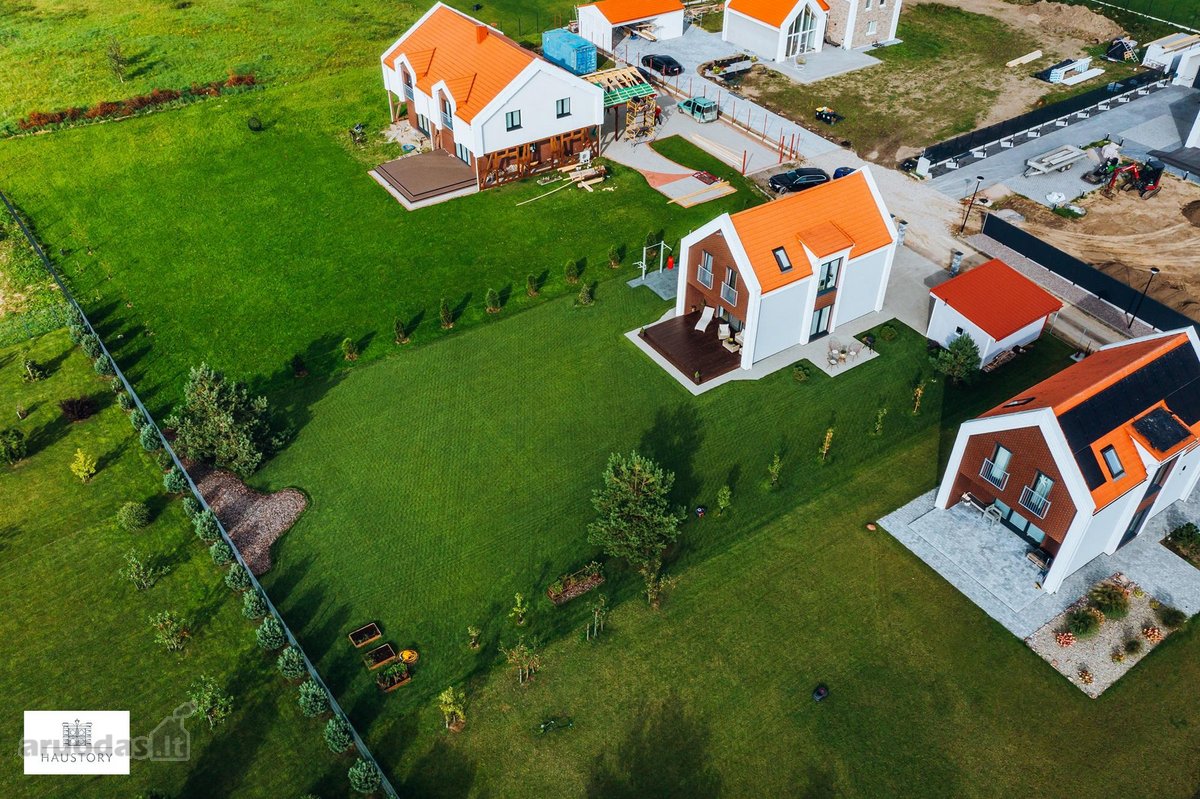 Parduodamas erdvus dviejų aukštų kotedžas - nuotraukos Nr. 15