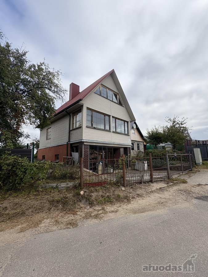 Parduodamas jaukus sodo namas su sklypu